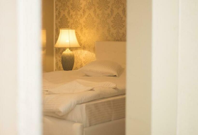 バルコニー付きデラックスルーム, Platinvm B&b