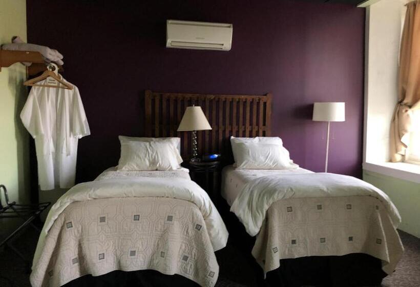 חדר בסיסי, The Inn At Stone Mill