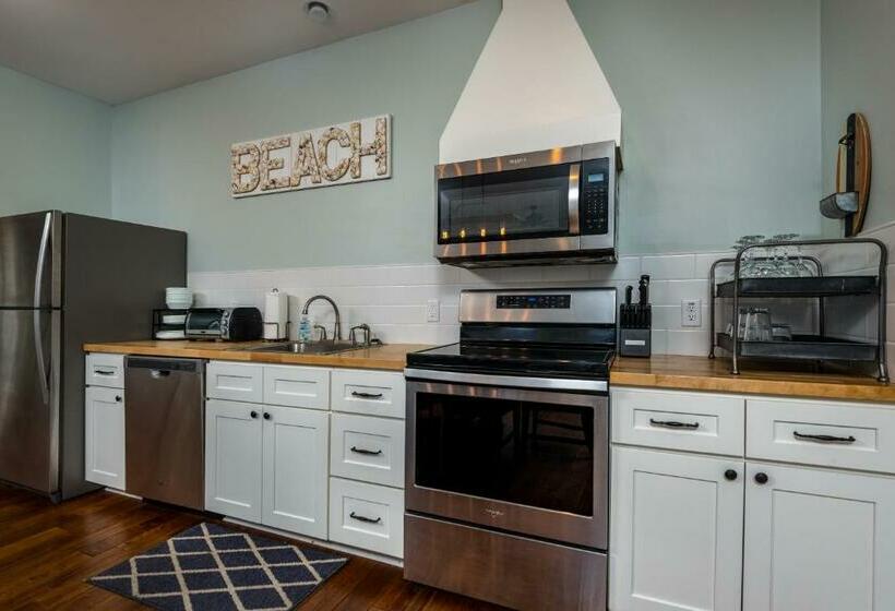 דירת שלושה חדרים, Historic Hotel Nichols