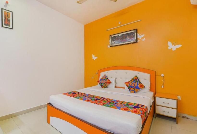 חדר אקזקיוטיב לשלושה, Fabexpress Jmd Inn