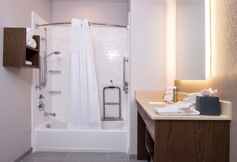 סוויטה מותאמת לאדם עם מוגבלויות, Staybridge Suites   Pecos, An Ihg