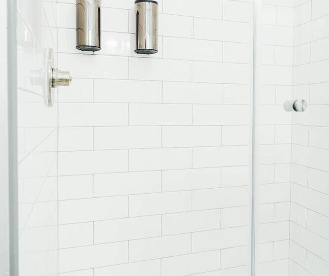 غرفة ديلوكس, The Belmont Shore Inn