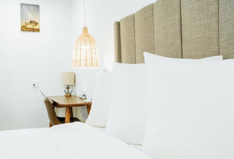 غرفة ديلوكس, The Belmont Shore Inn