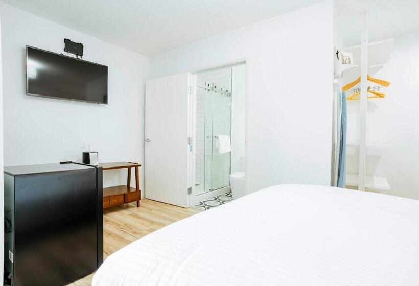 غرفة قياسية, The Belmont Shore Inn