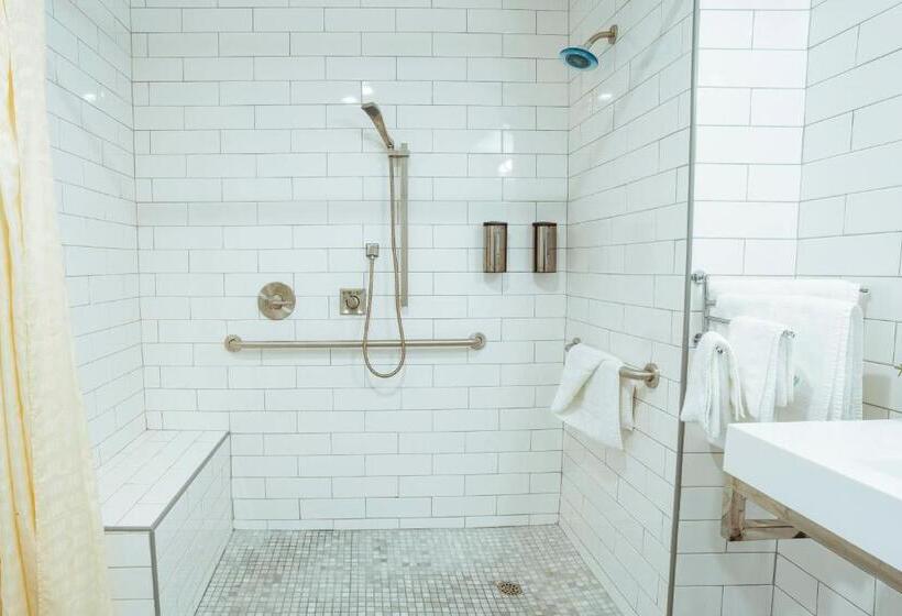 غرفة قياسية لذوى الاحتياجات الخاصة, The Belmont Shore Inn