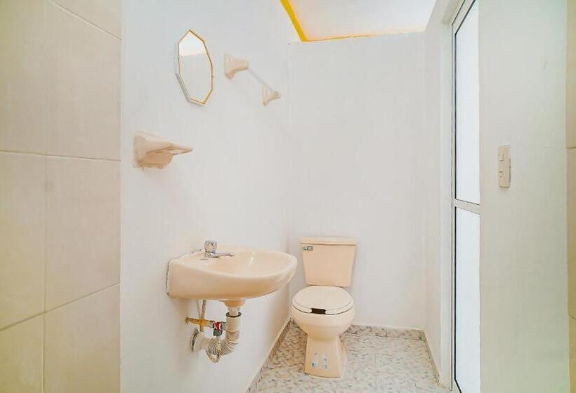 חדר סטנדרט לשלושה, Hospedaje Colibrí