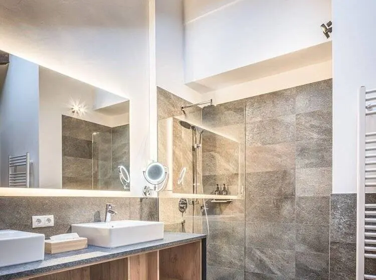 1 Bedroom Penthouse Apartment, Alpenparks Hotel & Apartment Arlberg Warth Mit Pool