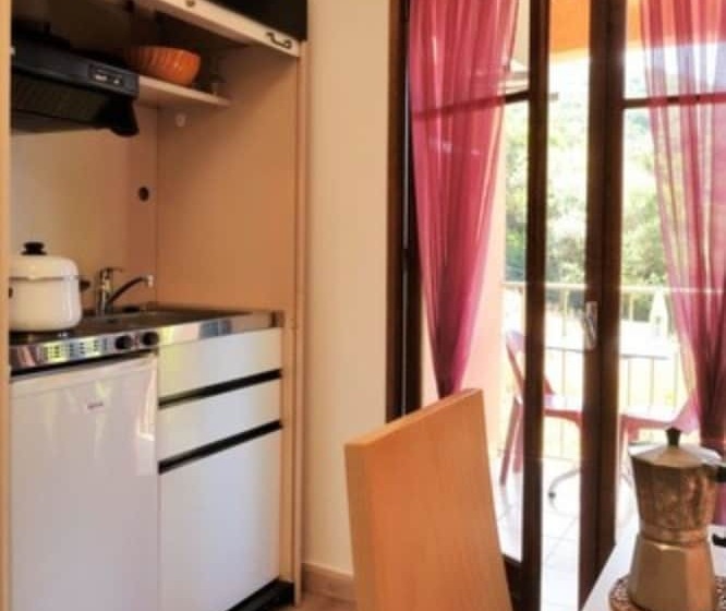 غرفة إقتصادية, Stella Marina