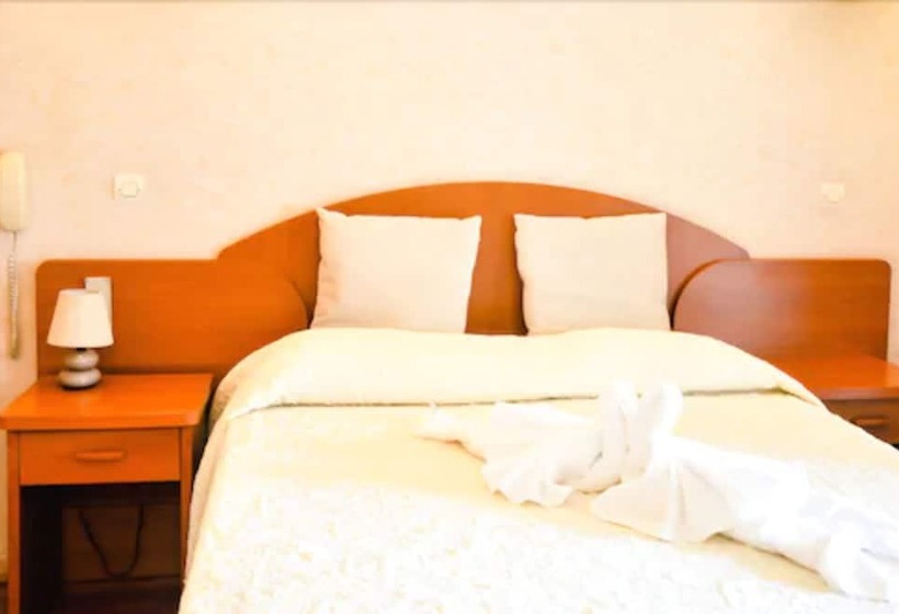 غرفة قياسية, Stella Marina