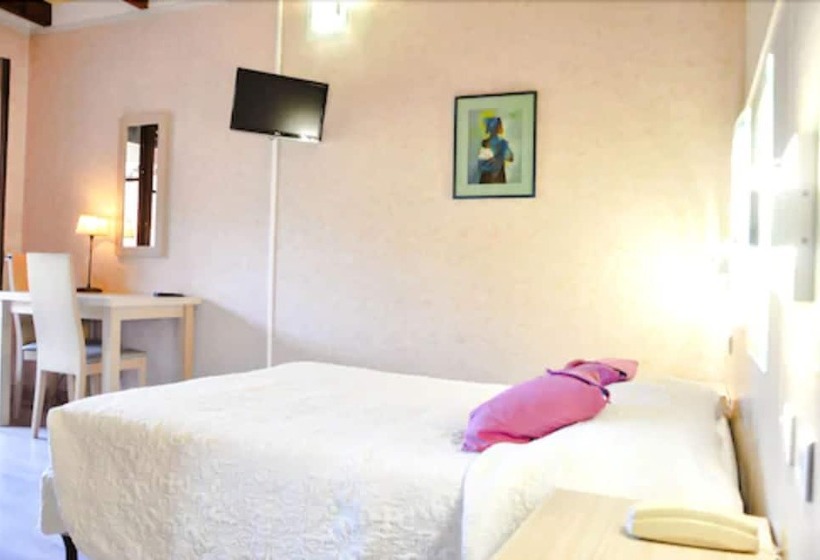 غرفة إقتصادية, Stella Marina