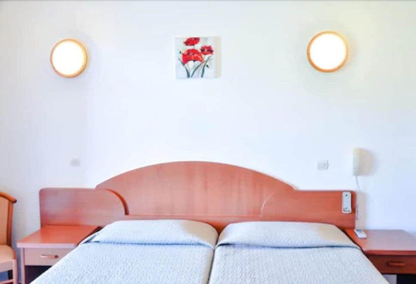 غرفة إقتصادية, Stella Marina