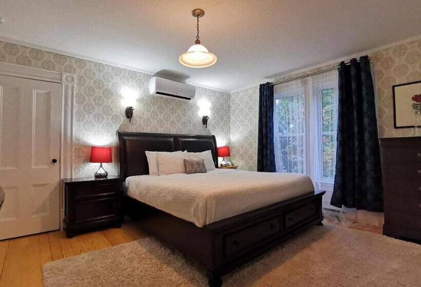 Люкс, By The River B&b