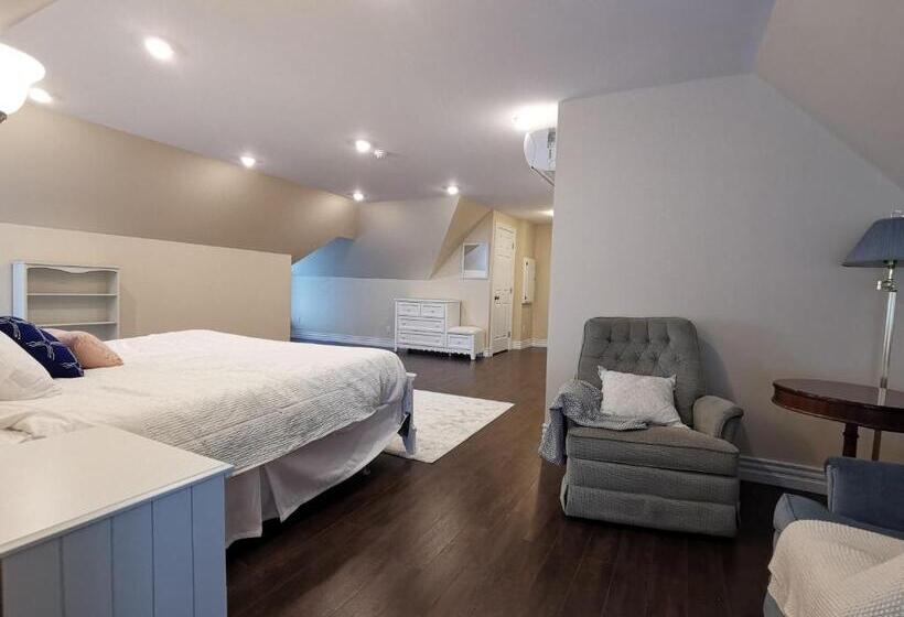 带大床的复式套间, By The River B&b