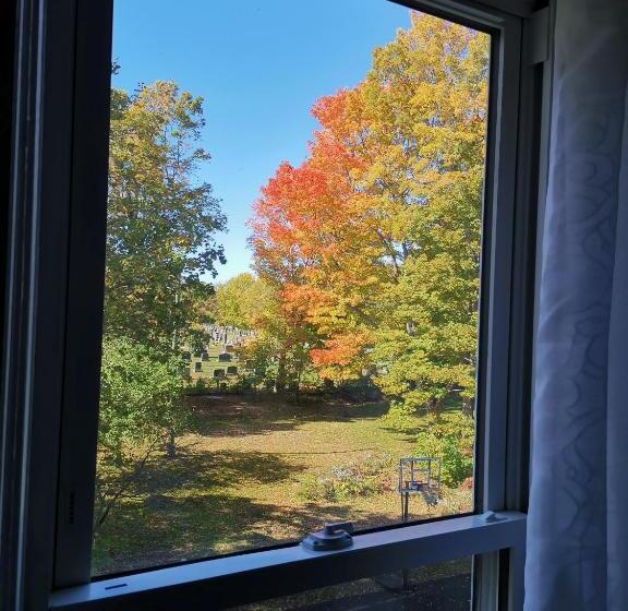 带2个双人床的标准工作室, By The River B&b