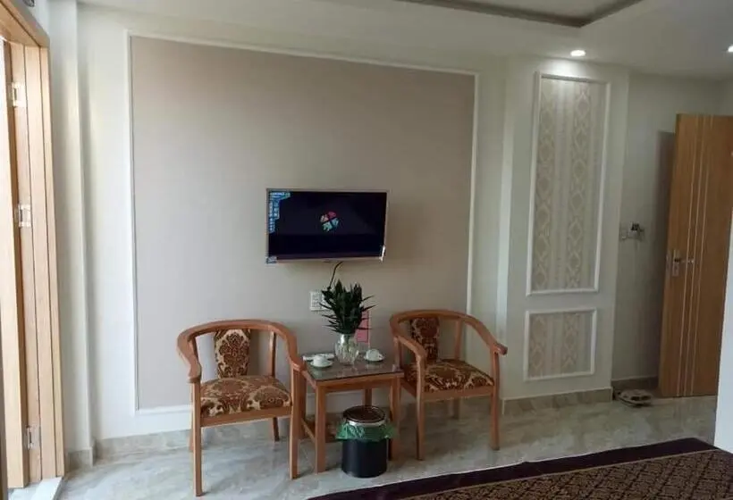 اتاق استاندارد با سرویس بهداشتی مشترک, Royal