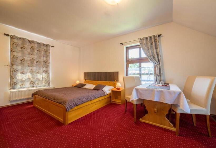 اتاق استاندارد با تخت بزرگ, Penzión Zemianska Kúria