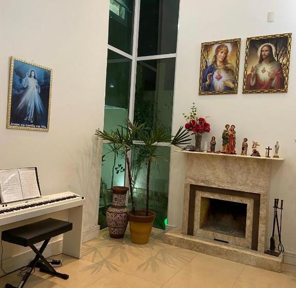 Dört Kişilik Delüks Oda, Estadia Na Canção Nova