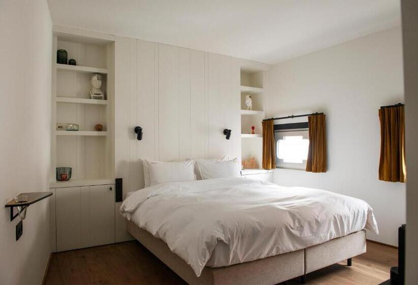 غرفة قياسية سرير كينج, Riga