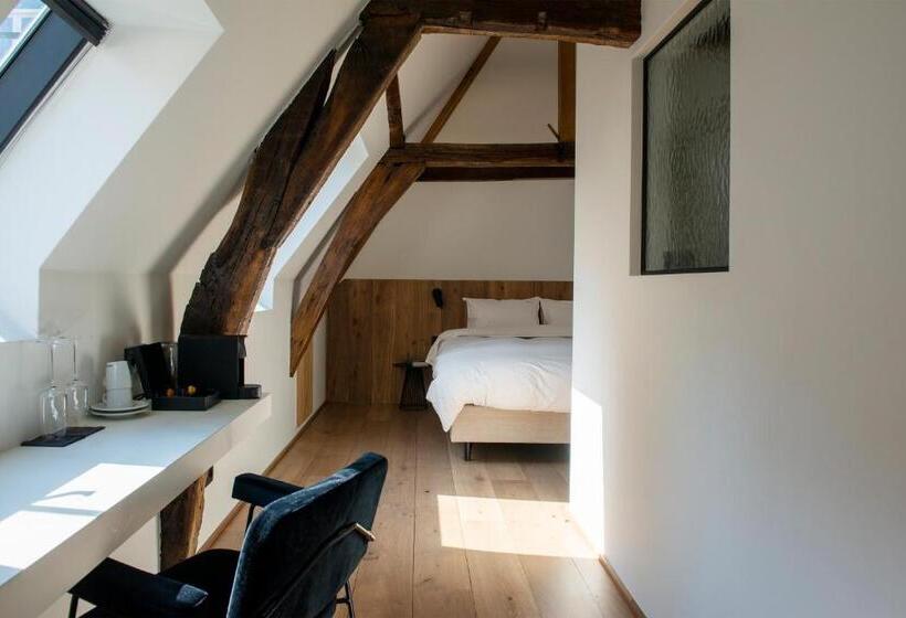 غرفة قياسية سرير كينج, Riga