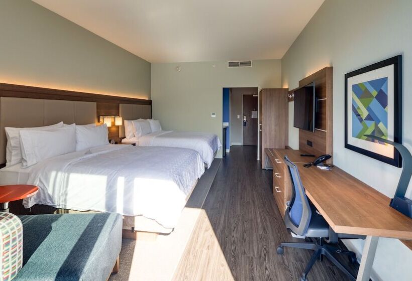 Номер Стандарт 2 Двуспальные Кровати, Holiday Inn Express & Suites Charlotte South End, An Ihg