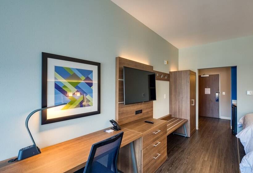 带2个双人床的标准工作室, Holiday Inn Express & Suites   Charlotte   South End, An Ihg