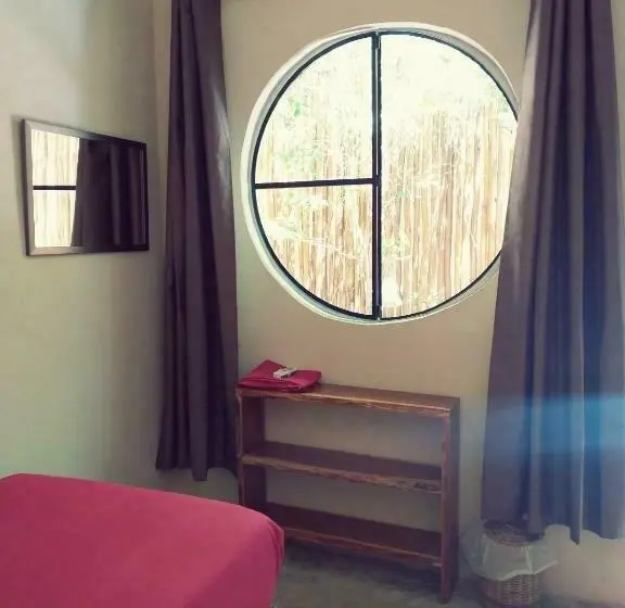 اتاق استاندارد با سرویس بهداشتی مشترک, Hostal Mulut Tulum