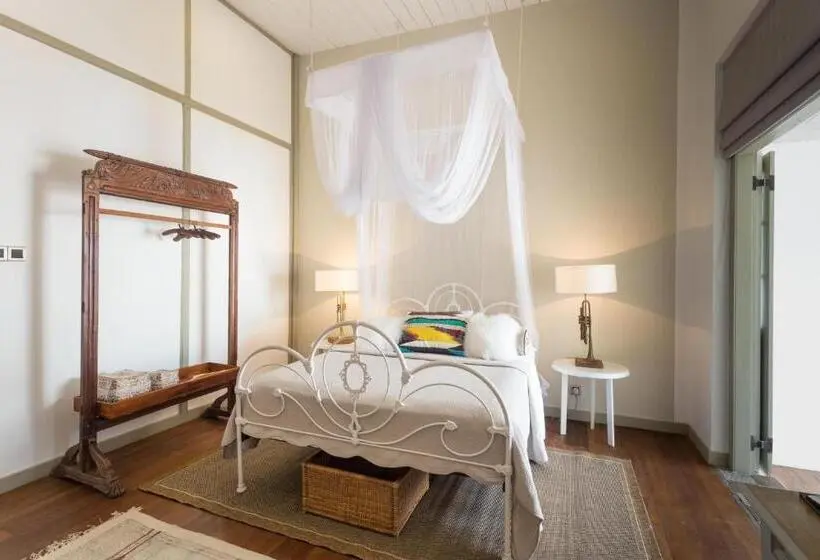اتاق استاندارد سه تخته با بالکن, Prana Home