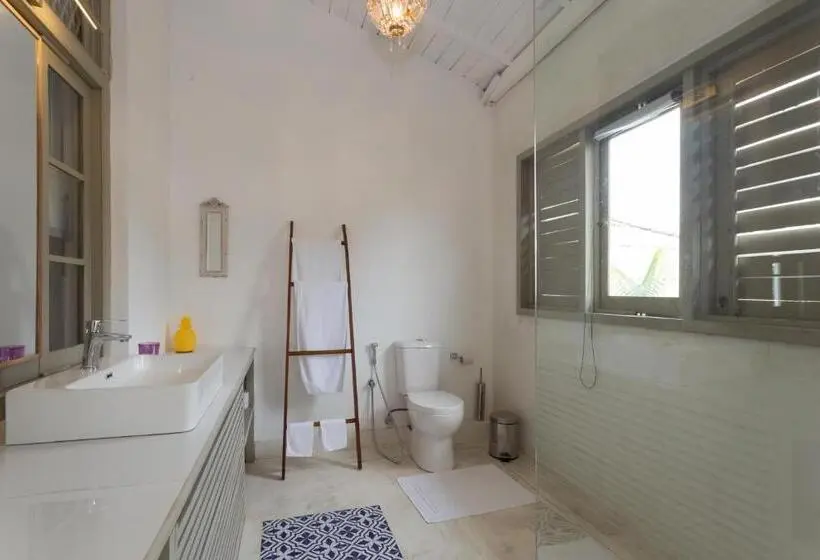 اتاق لوکس با بالکن, Prana Home