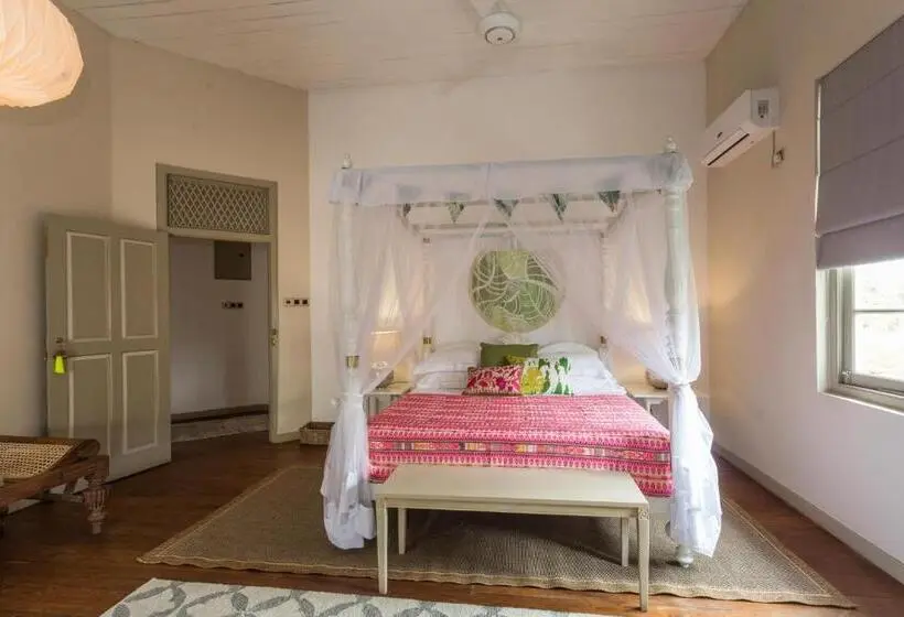 اتاق لوکس با بالکن, Prana Home