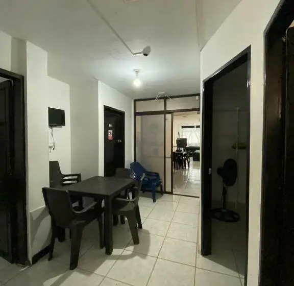 バスルーム共同エコノミー4人部屋, Oasis De Tolú