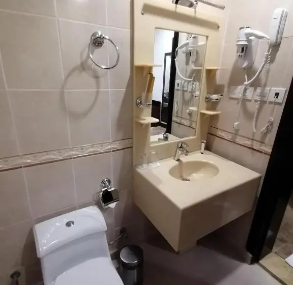 سوییت جونیور, Al Maali Hotel Jazan