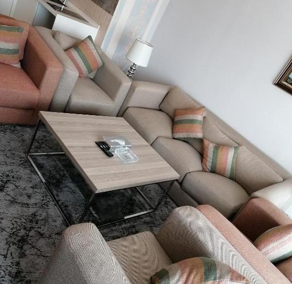 프레지덴셜 스위트, Al Maali Hotel Jazan