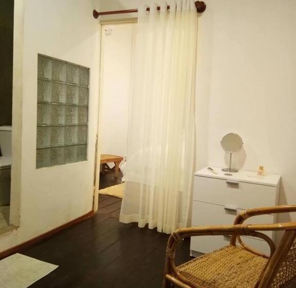 غرفة قياسية مطلّة علي الحديقة, Vanpila