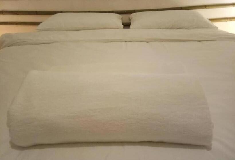 غرفة قياسية مطلّة علي الحديقة, Vanpila