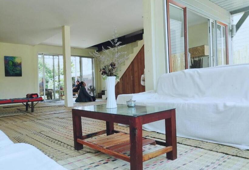 غرفة قياسية مطلّة علي الحديقة, Vanpila