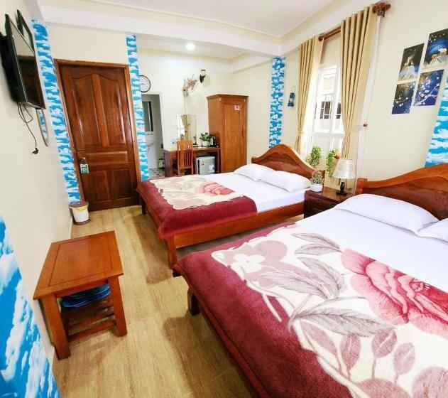 キングサイズベッドのデラックスルーム, Bình đào Hotel   Khách Sạn Ngay Trung Tâm Giá Rẻ