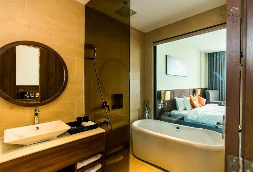 اتاق پرمیوم با چشمانداز دریا, Rosa Alba Resort & Villas Tuy Hoa