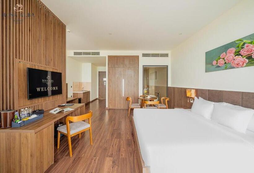 سوئیت اجرایی با چشمانداز دریا, Rosa Alba Resort & Villas Tuy Hoa