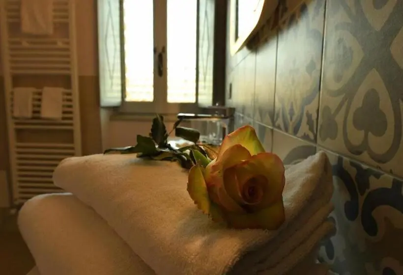キングサイズベッドのスタンダードルーム, Antica Villa Cuneo Guest House B&b E Non Un Hotel A Cuneo