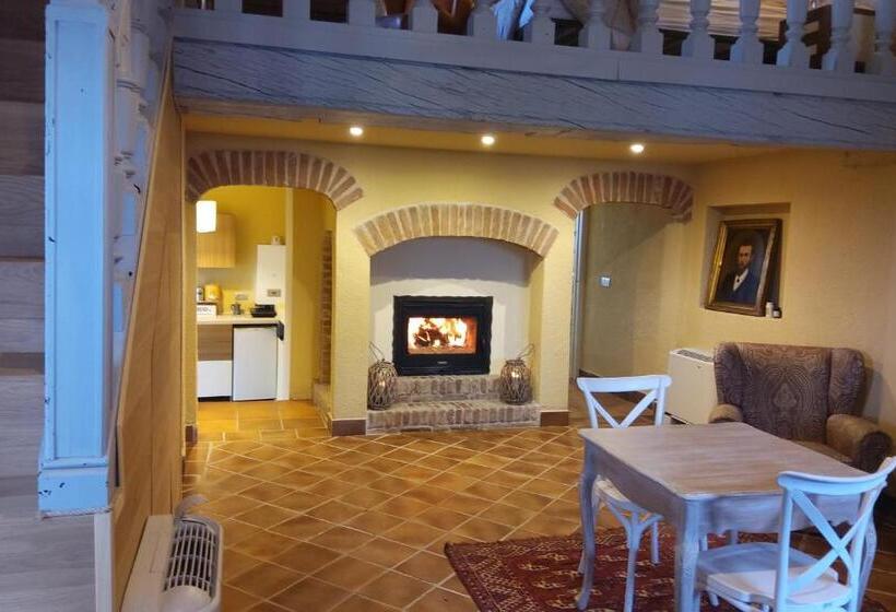 Семейный Номер Вид на Сад, Antica Villa Cuneo  Guest House   B&b E Non Un Hotel A Cuneo