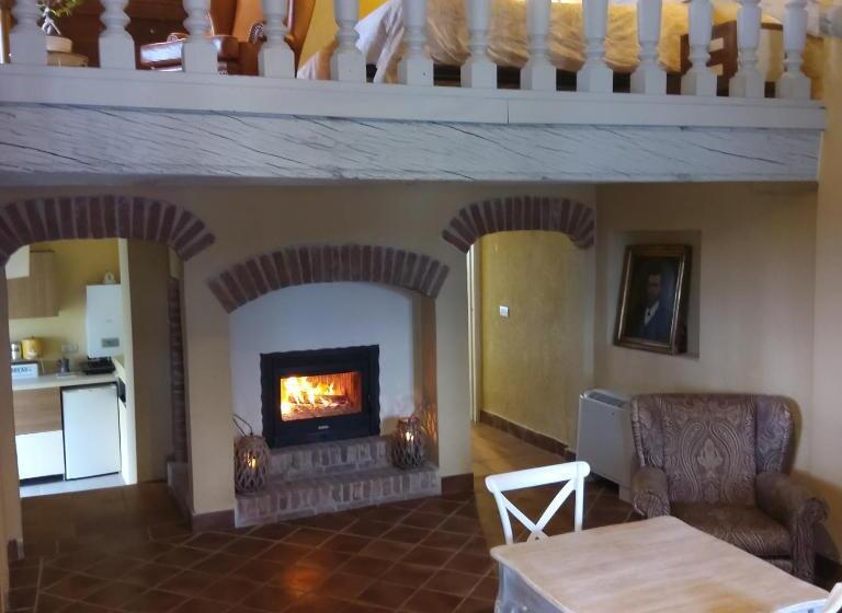 חדר משפחתי נוף לגינה, Antica Villa Cuneo  Guest House   B&b E Non Un Hotel A Cuneo