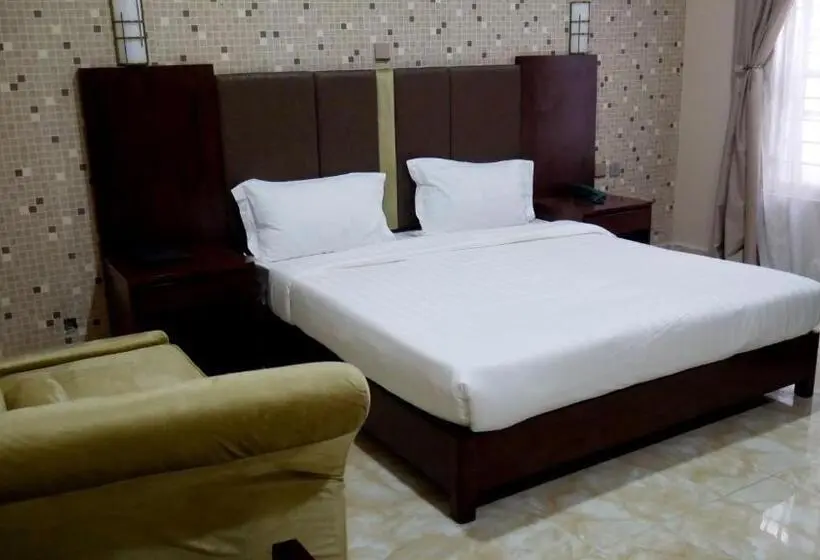 Deluxe Suite King Bed, Porto Golf Hotels