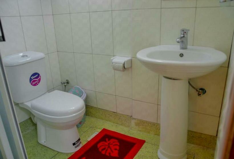 اتاق استاندارد با چشم‌انداز کوهستان, Njara Suites