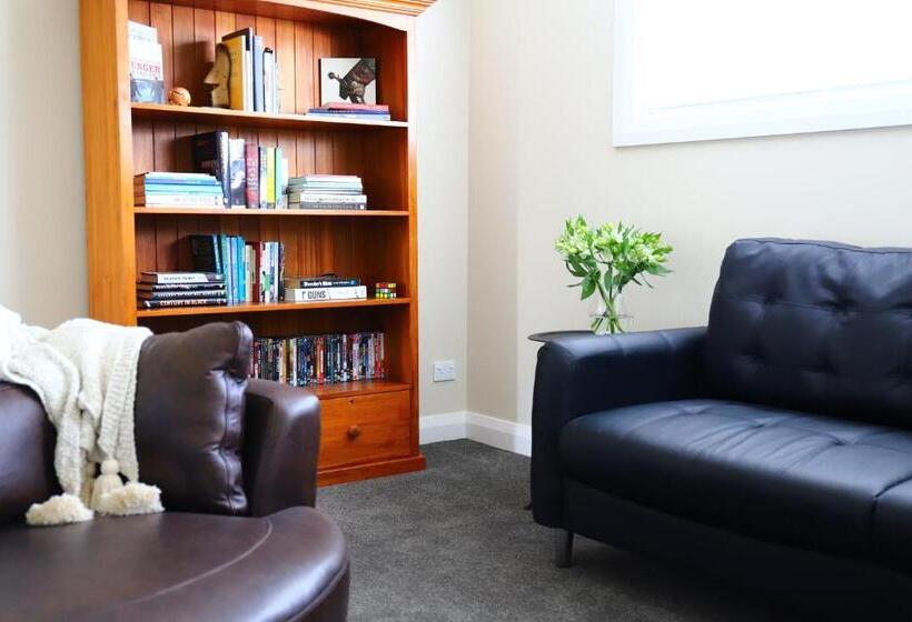 מיטת קינג בסוויטה, Villa93