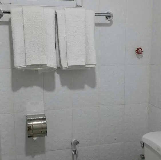 اتاق خانوادگی, Golden Palace Hotel Hpa An