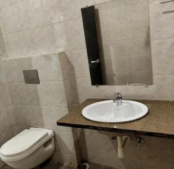 Deluxe Kamer, Suryansh