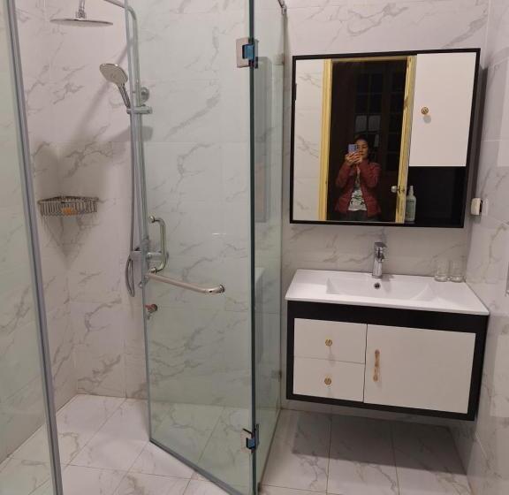 اتاق لوکس با بالکن, Green Homestay