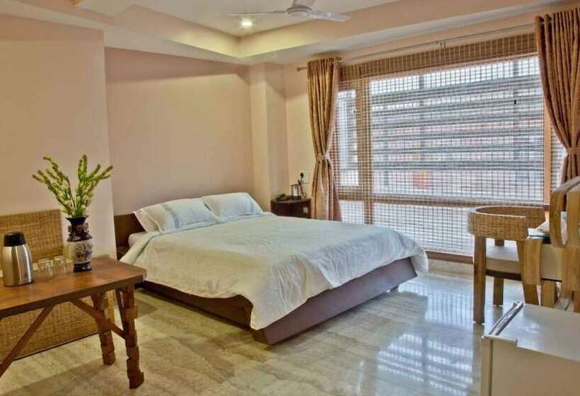 豪华房间, Rains Inn