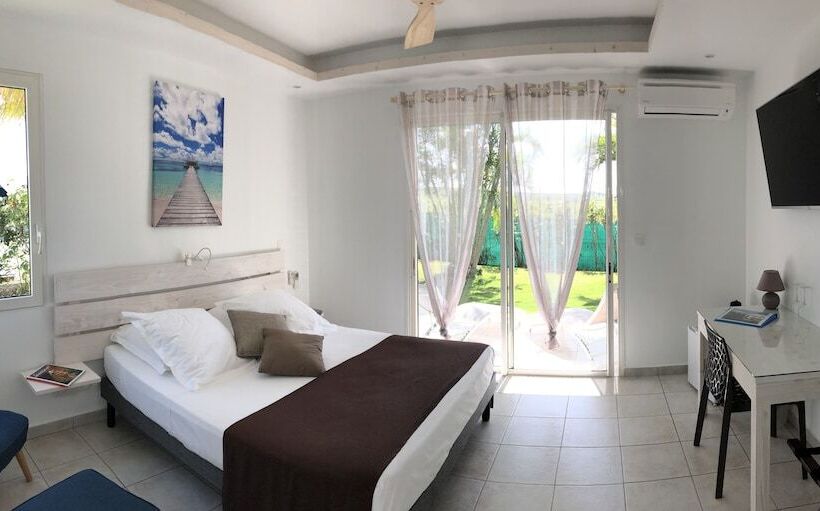 اتاق لوکس, Hôtel La Christophine