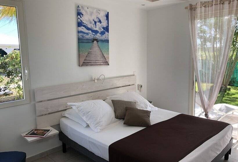 اتاق لوکس, Hôtel La Christophine